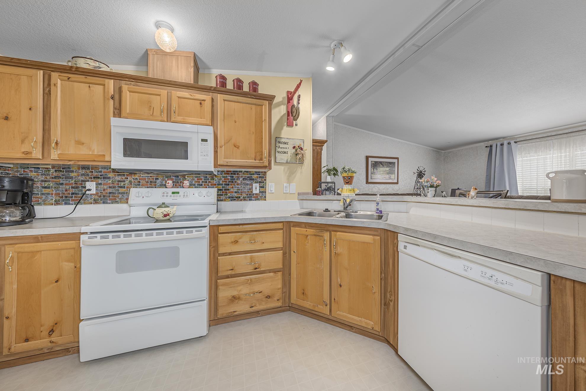 2750 Alden Road, Unit 43 Fruitland, ID 83619 - Photo 2 of 28