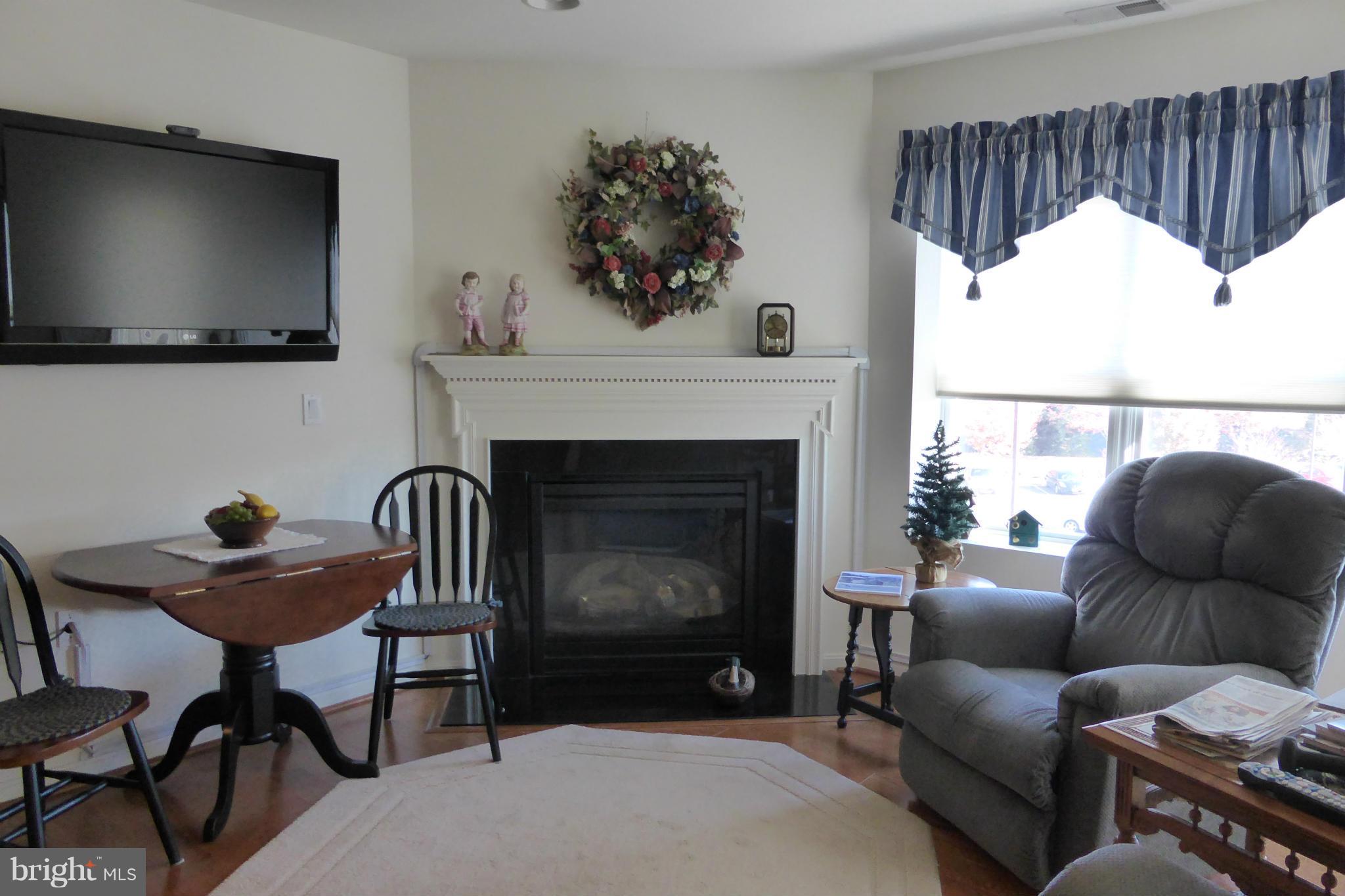 12236 Roundwood Road, Unit 310 Lutherville-Timonium, MD 21093 - Photo 5 of 10 Den/Sitting Room