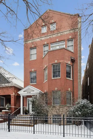 $4,400 | 2742 North Bosworth Avenue, Unit 1, Chicago, IL 60614