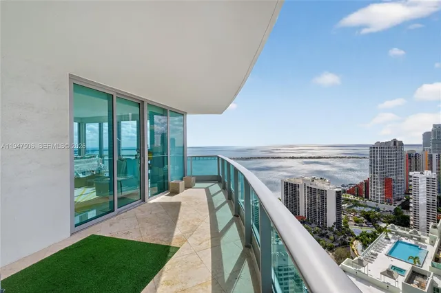 $4,500,000 | 1331 Brickell Bay Drive, Unit 3811, Miami, FL 33131