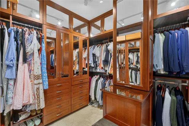 $4,500,000 | 1331 Brickell Bay Drive, Unit 3811, Miami, FL 33131