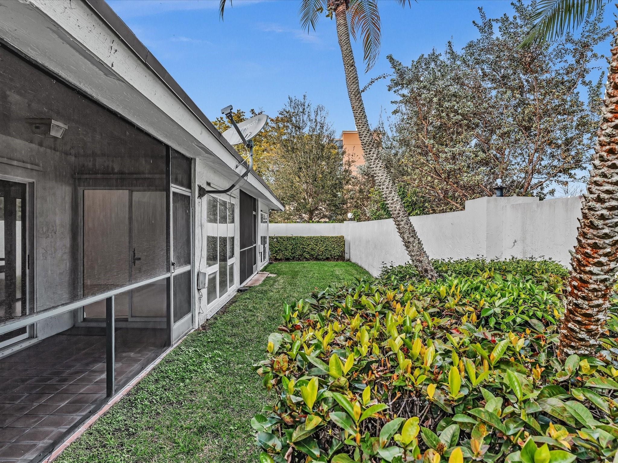 6796 North Pine Island Road, Unit 6796 Fort Lauderdale, FL 33321 - Photo 5 of 57 Very Private