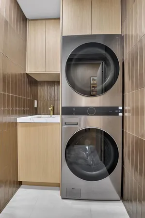 a close up view of washer and dryer