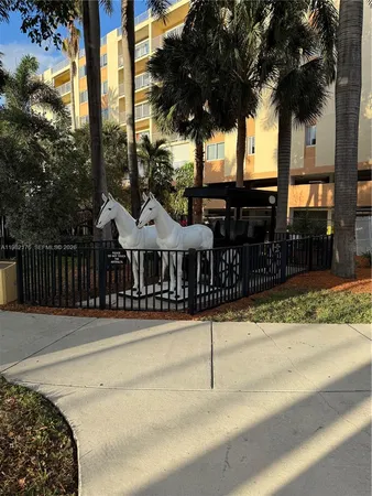 $3,500 | 200 178th Drive, Unit 605, Sunny Isles Beach, FL 33160