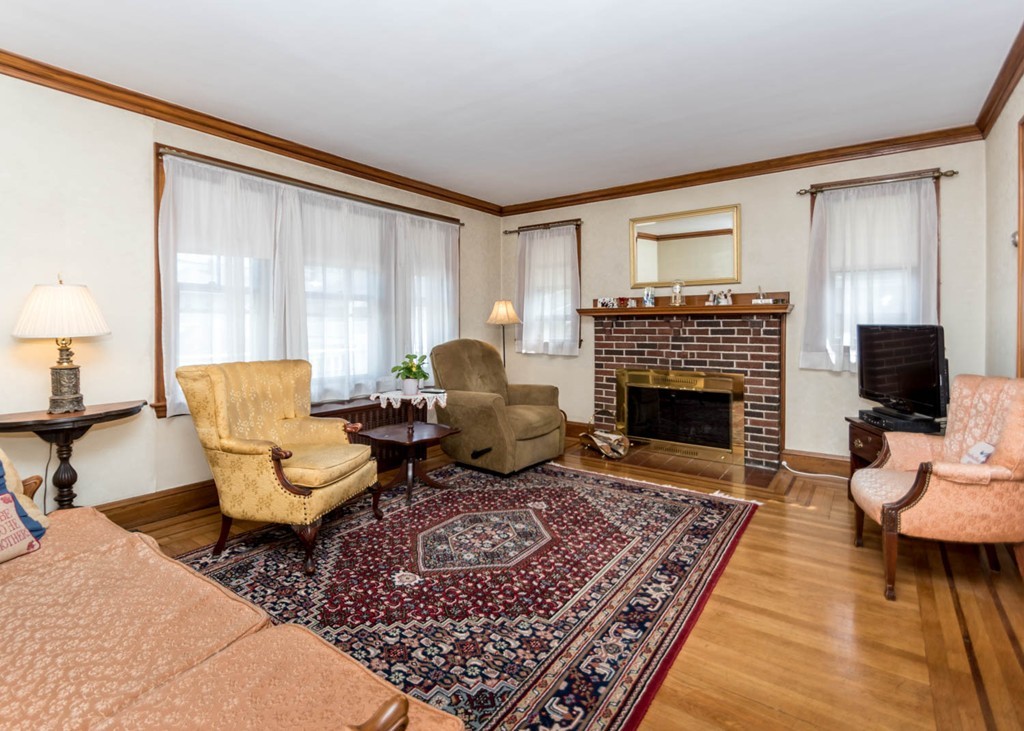 10-12 Dunton Road Watertown, MA 02472 - Photo 3 of 29 Gallery Image 3