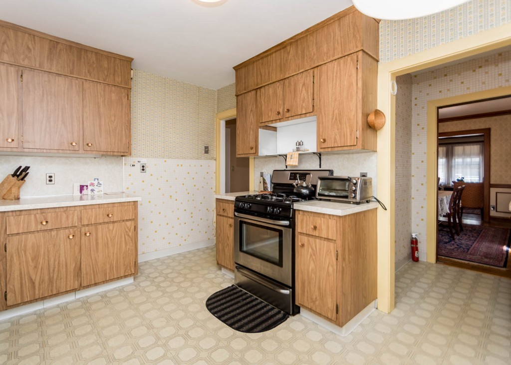 10-12 Dunton Road Watertown, MA 02472 - Photo 7 of 29 Gallery Image 7