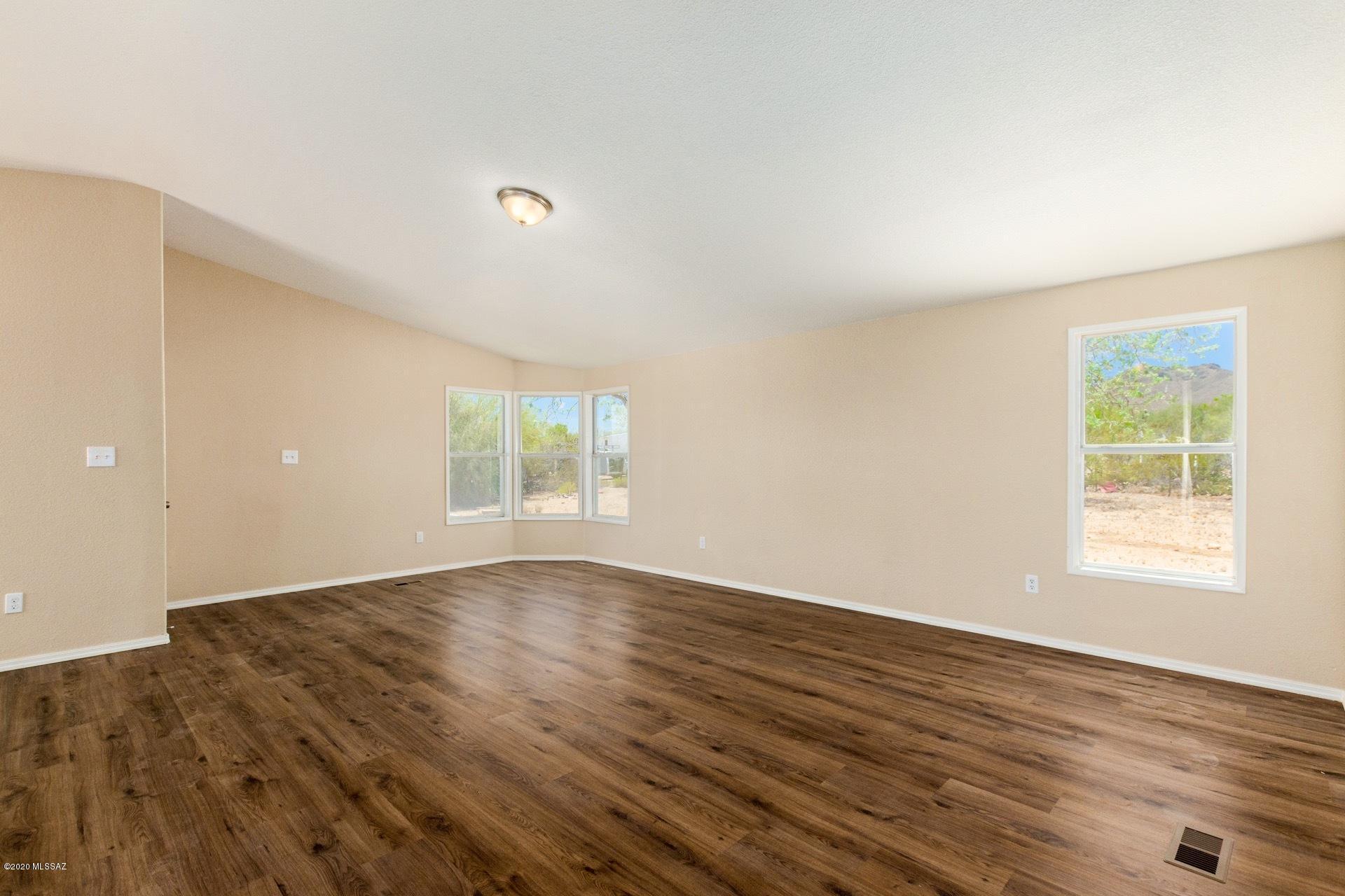 6096 North Van Ark Road Tucson, AZ 85743 - Photo 6 of 11 Gallery Image 6
