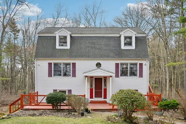 $699,900 | 460 Shawsheen Avenue, Wilmington, MA 01887