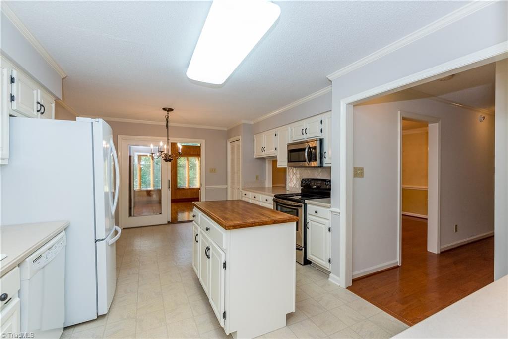 8801 Dapple Grey Road Oak Ridge, NC 27310 - Photo 5 of 21