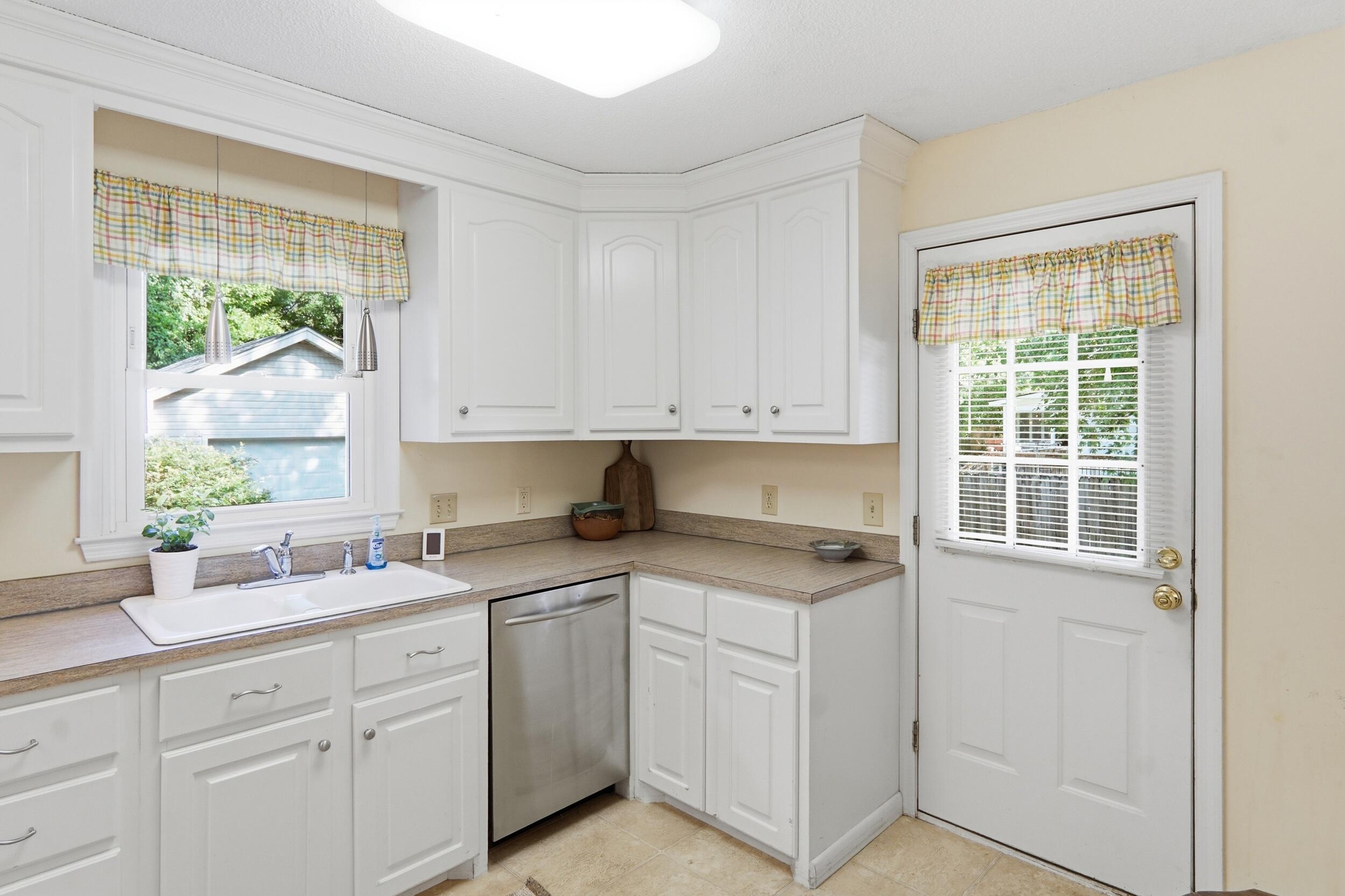 36 Manor Boulevard Hanahan, SC 29410 - Photo 17 of 43 dsc00243