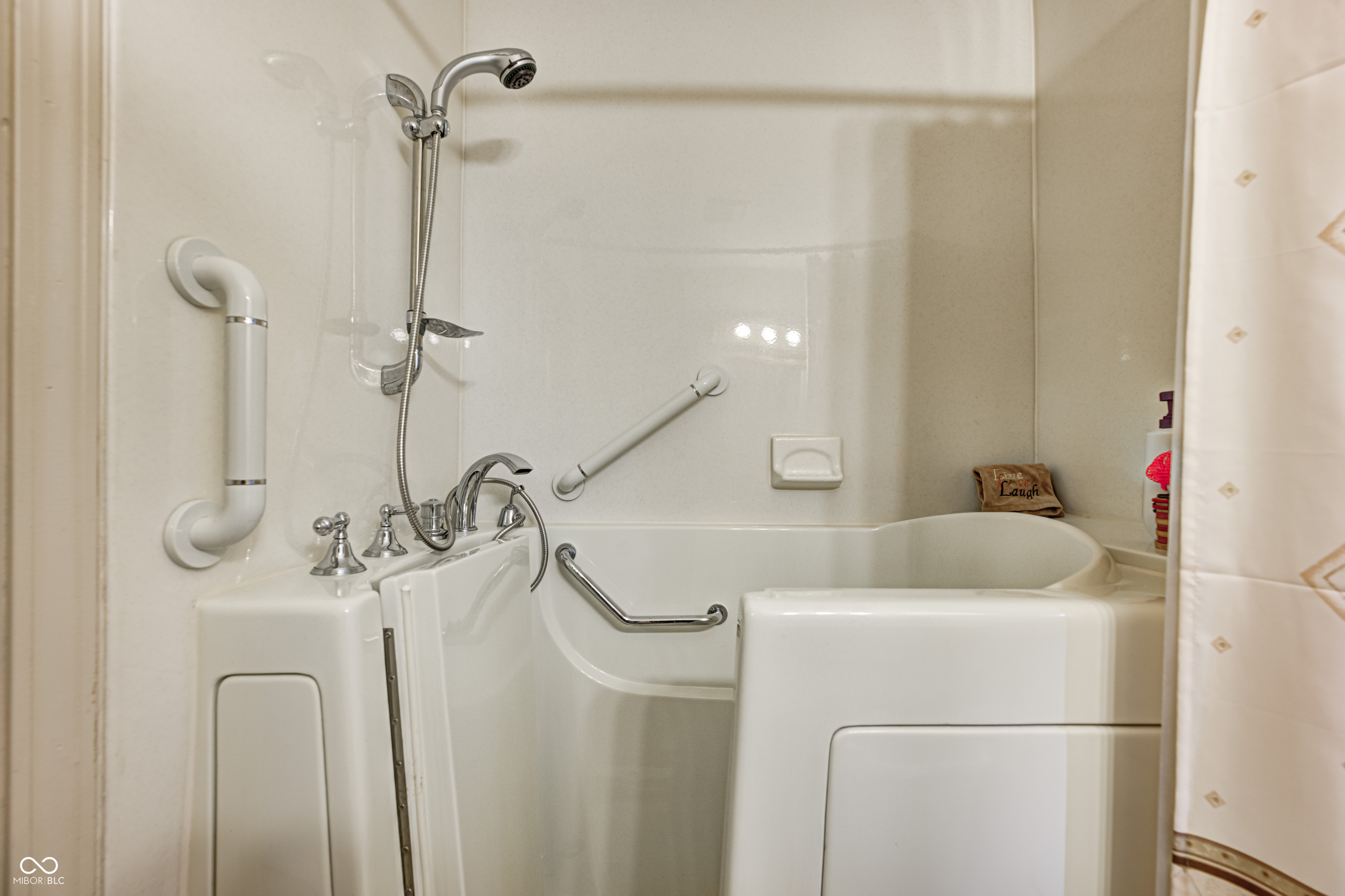 7724 Eagle Valley Pass Indianapolis, IN 46214 - Photo 23 of 37