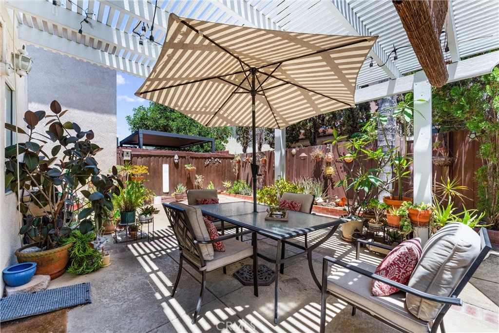 861 Shade Tree Way Corona, CA 92878 - Photo 31 of 47 Elegant Aluminum covered patio lattice