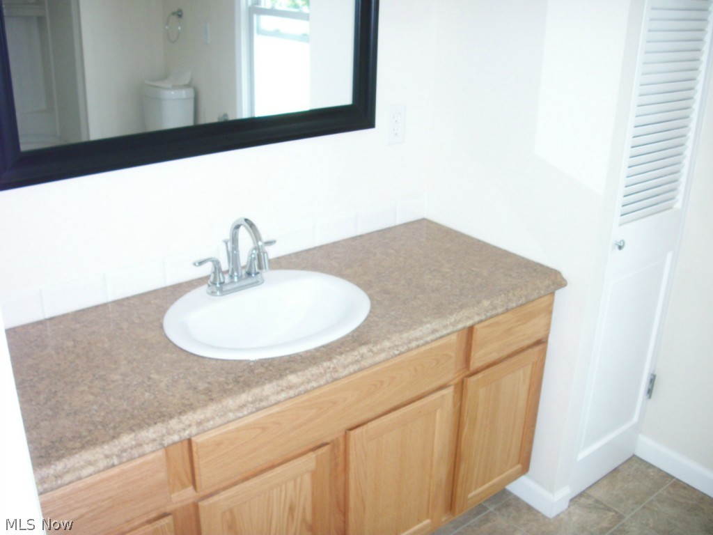 7736 Murray Ridge Road Elyria, OH 44035 - Photo 11 of 24 Gallery Image 11