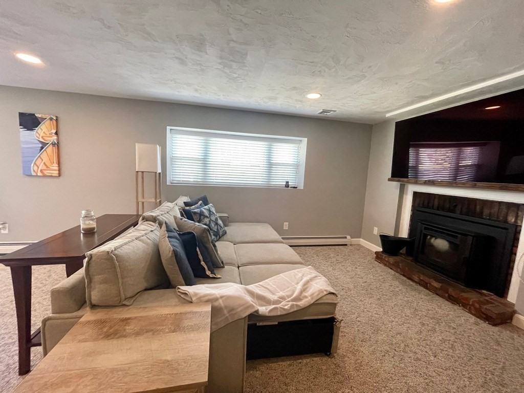 10 Gregory Island Road Hamilton, MA 01982 - Photo 17 of 31 Gallery Image 17