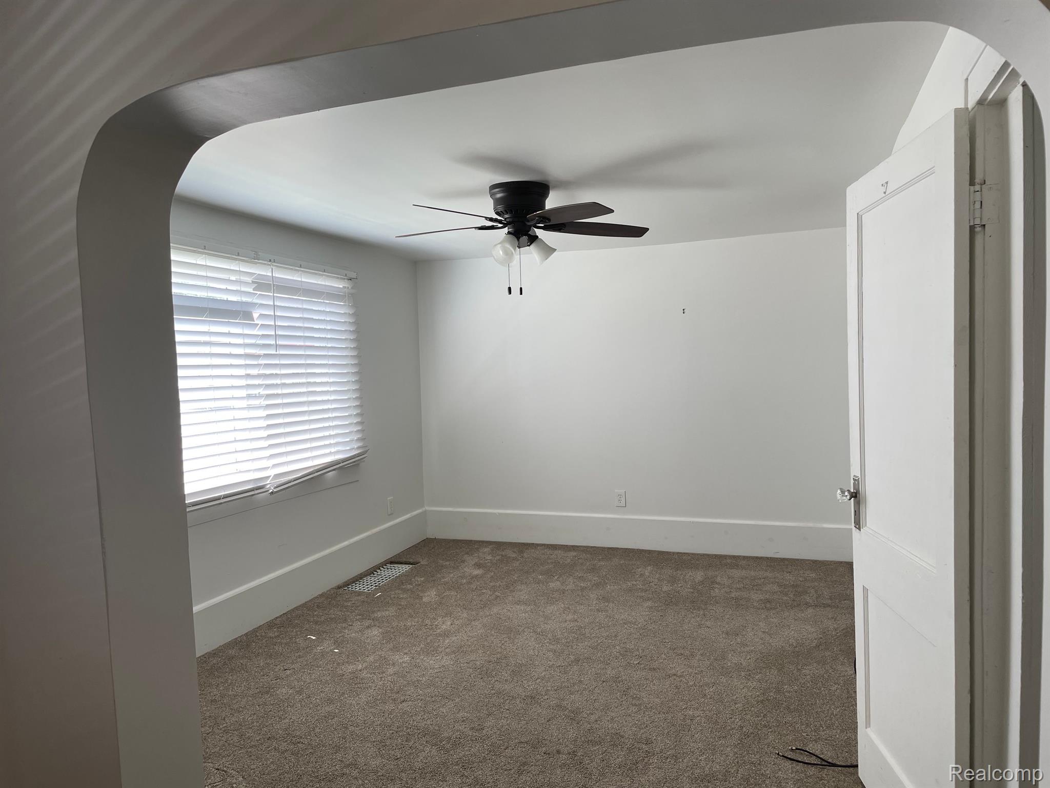 7556 Miller Road Swartz Creek, MI 48473 - Photo 10 of 15