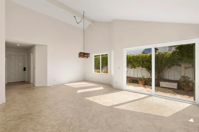 a view of back yard of the house