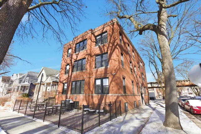 $4,395 | 4638 North Hamilton Avenue, Unit 1, Chicago, IL 60625