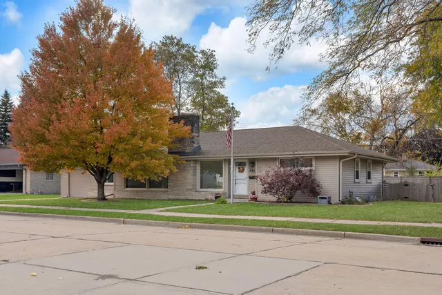 $325,000 | 3422 Stratford Avenue, Racine, WI 53402
