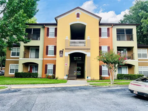 $245,000 | 737 Crest Pines Drive, Unit 612, Orlando, FL 32828
