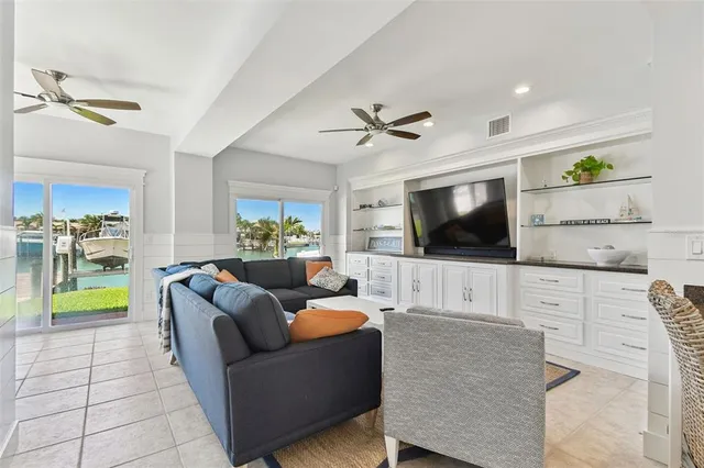 $10,000 | 2822 West Vina Del Mar Boulevard, St. Pete Beach, FL 33706