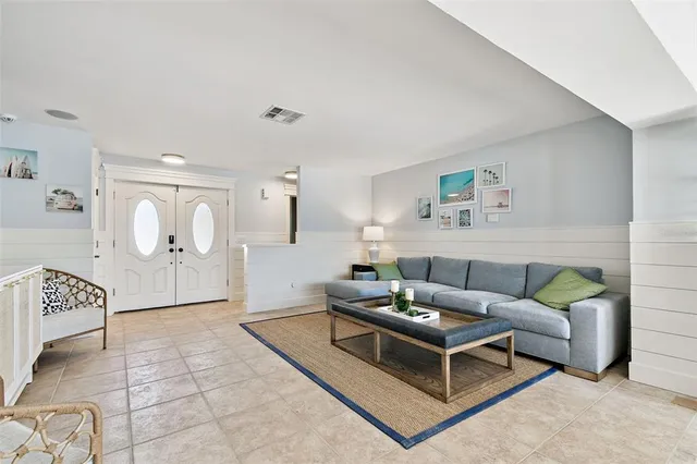 $10,000 | 2822 West Vina Del Mar Boulevard, St. Pete Beach, FL 33706