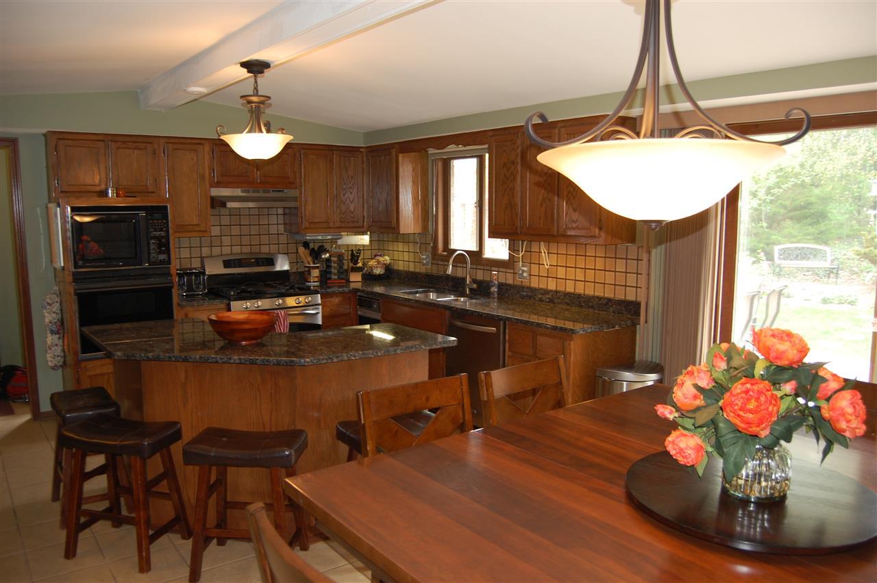 1833 Jason Circle Rochester, MI 48306 - Photo 11 of 29 31203423-10.JPG