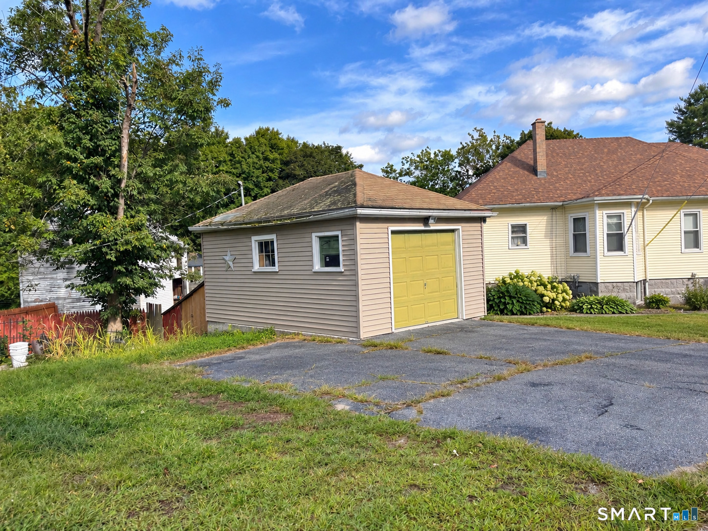 678 Wauregan Road Brooklyn, CT 06234 - Photo 2 of 27 Gallery Image 2