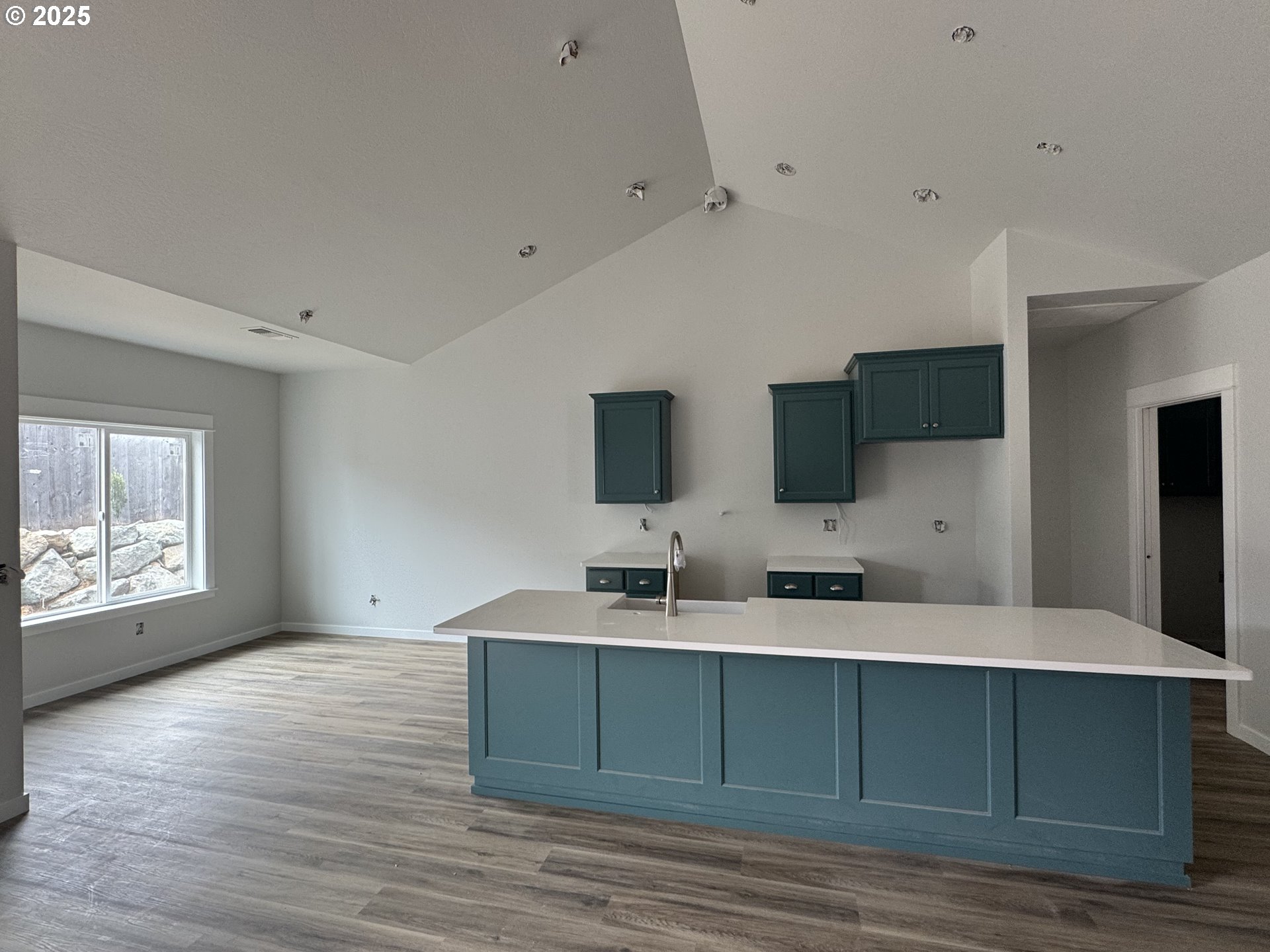 1232 Lighthouse Lane Brookings, OR 97415 - Photo 19 of 43 Dining Area