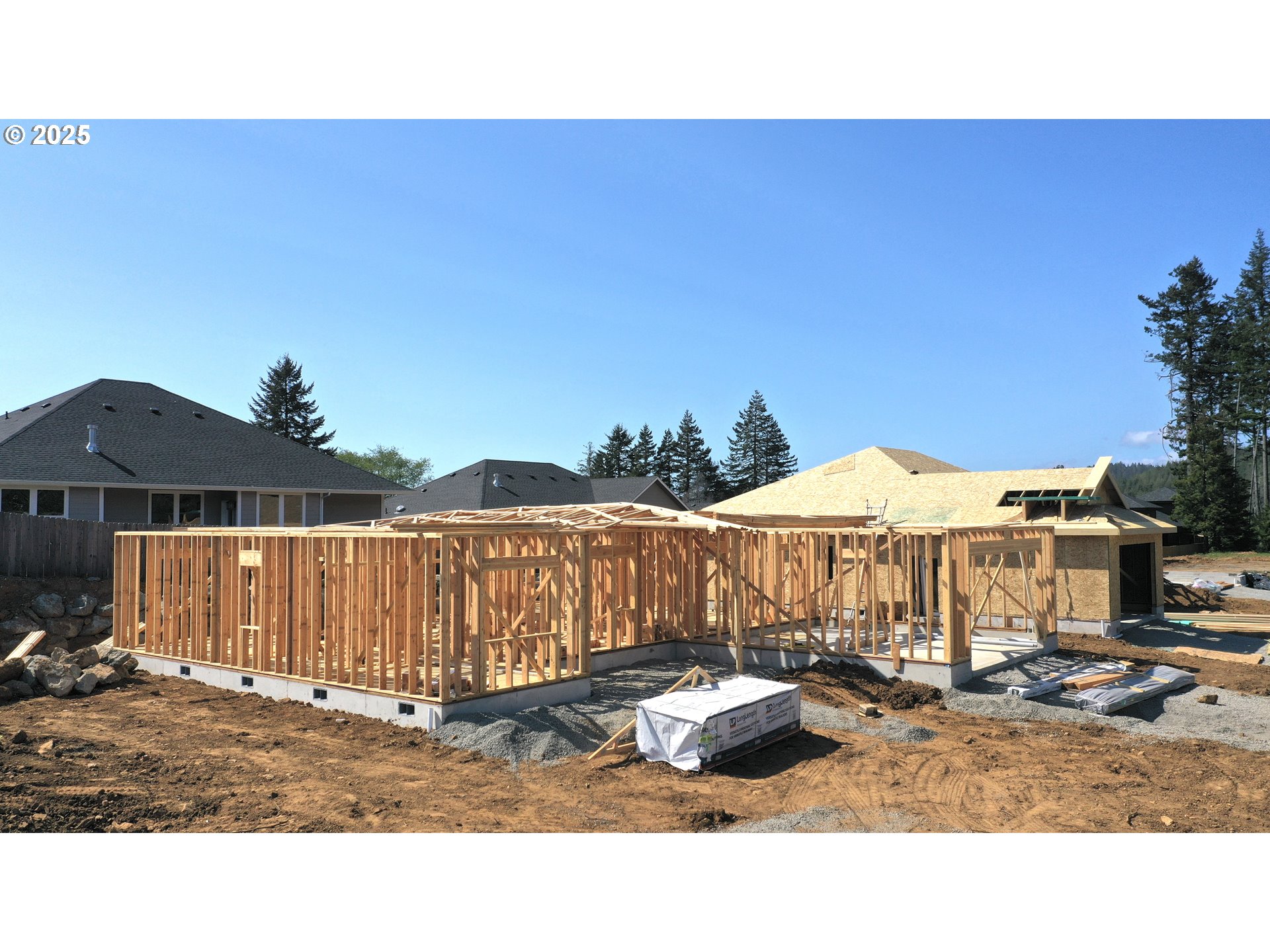 1232 Lighthouse Lane Brookings, OR 97415 - Photo 4 of 43 Living Room