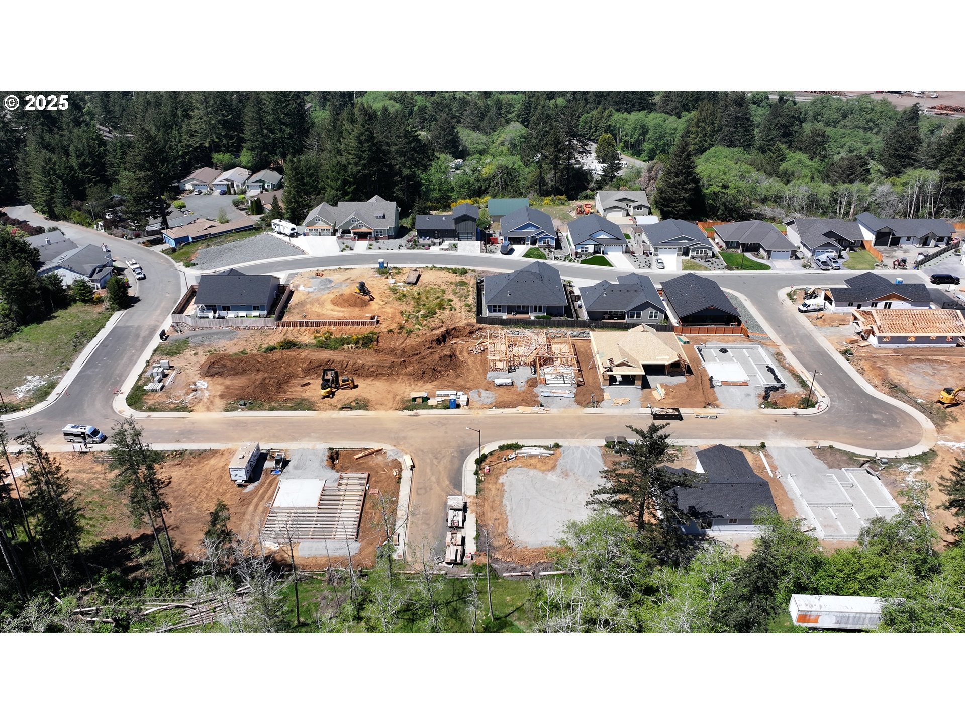 1232 Lighthouse Lane Brookings, OR 97415 - Photo 7 of 43 Living Room