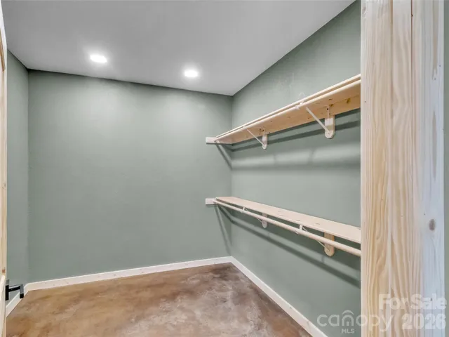 $875,000 | 171 Cowtail Cove, Clyde, NC 28721