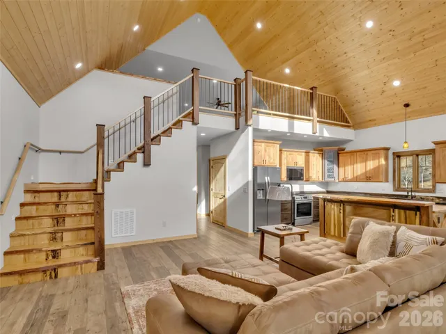 $875,000 | 171 Cowtail Cove, Clyde, NC 28721