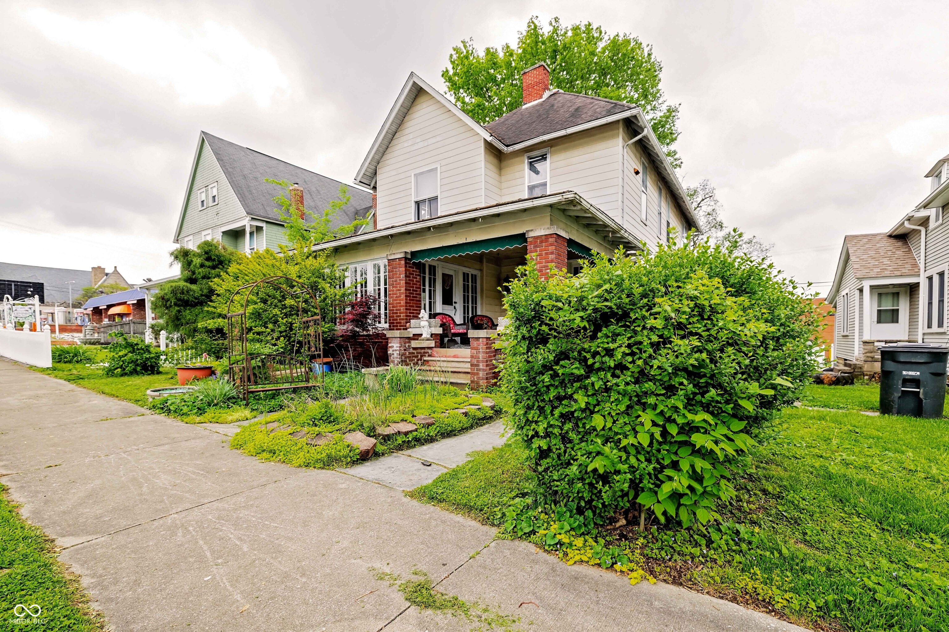 1218 15th Street Bedford, IN 47421 - Photo 2 of 36