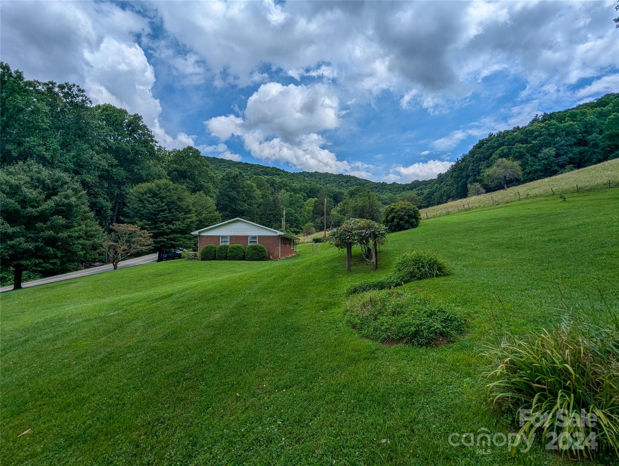 1524 7 Mile Ridge Road Burnsville, NC 28714 - Photo 14 of 43