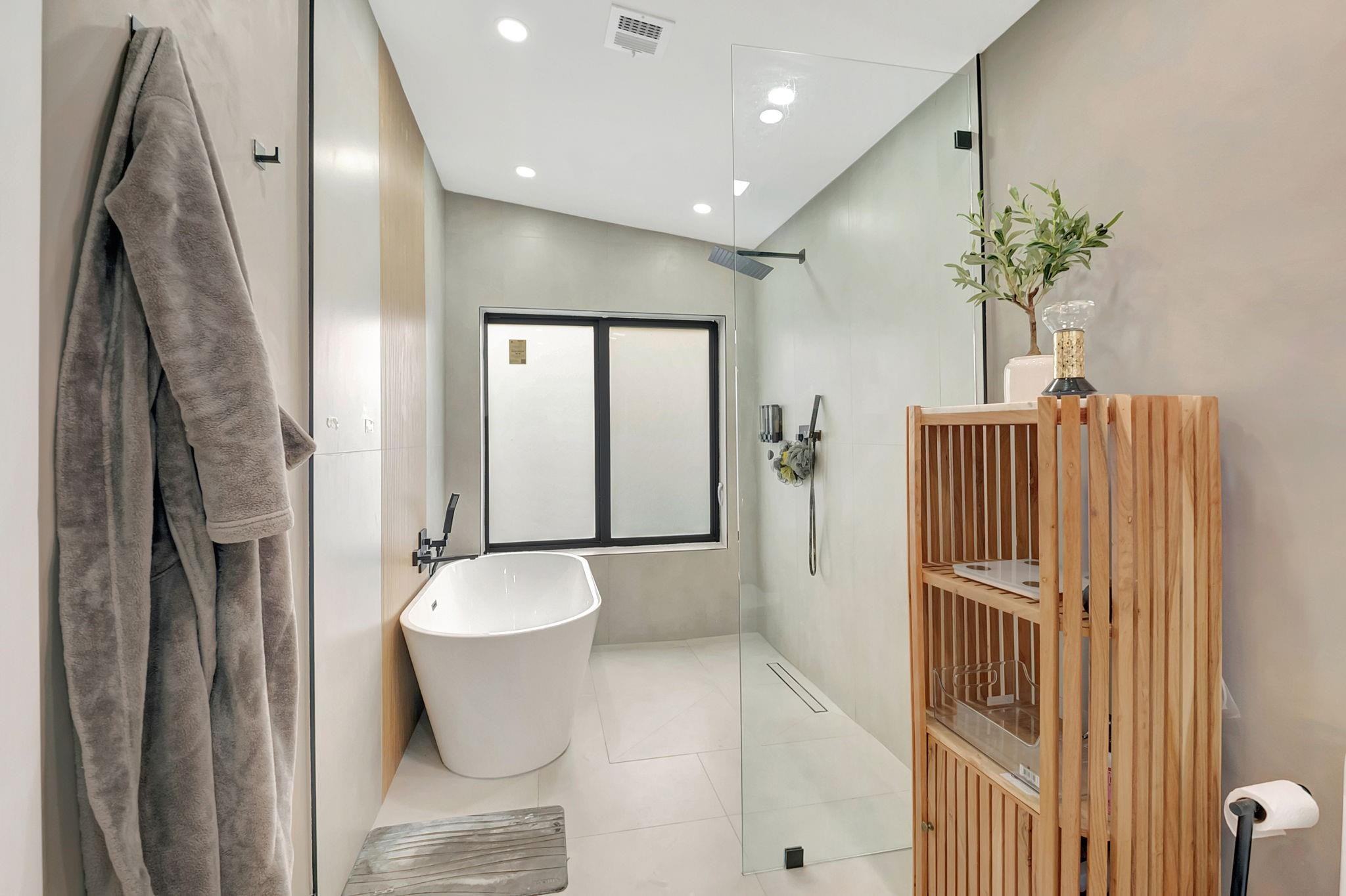 19599 Sea Pines Way Boca Raton, FL 33498 - Photo 11 of 49 Master Bath