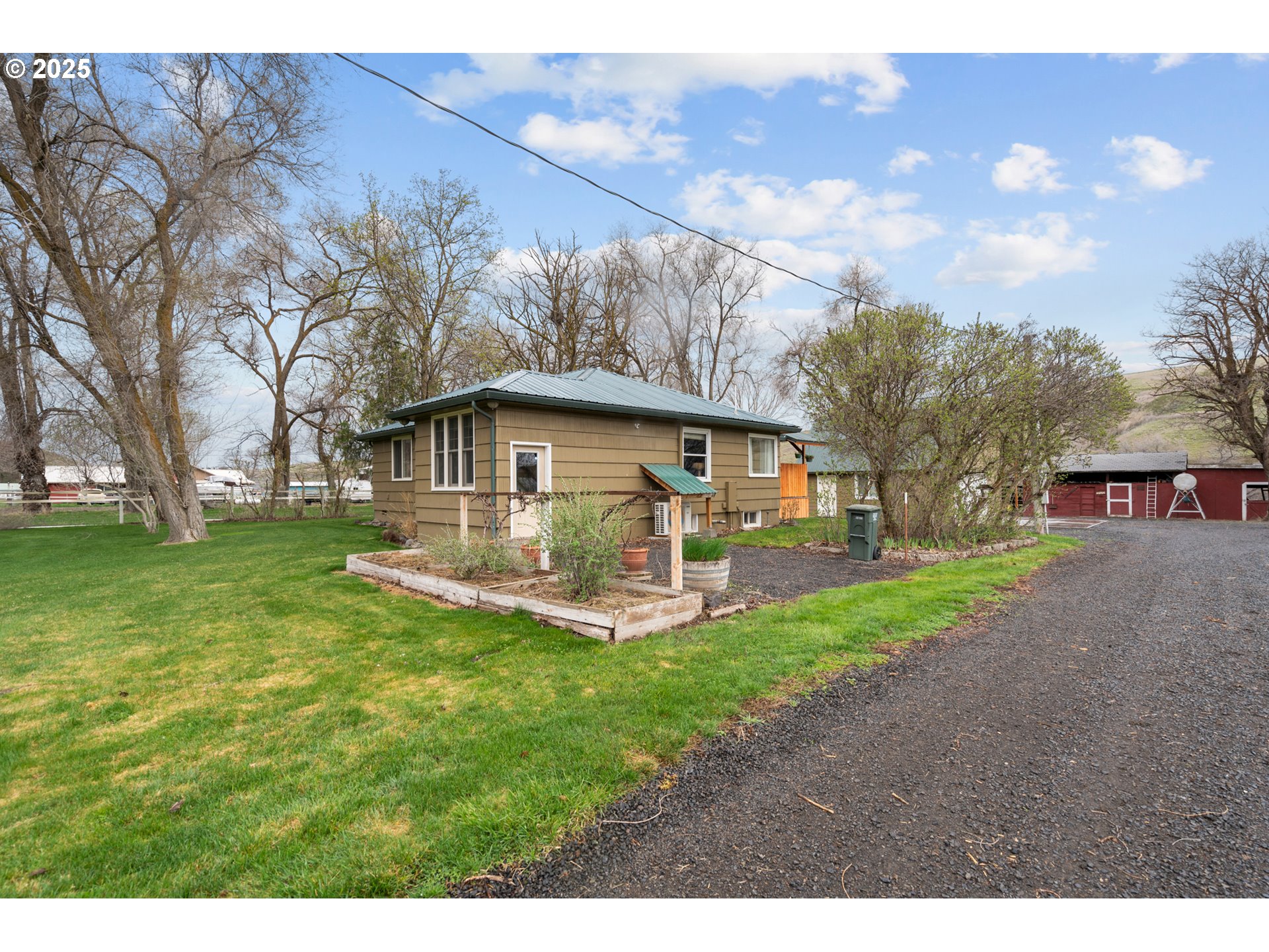 46285 Adams Road Pendleton, OR 97801 - Photo 5 of 42