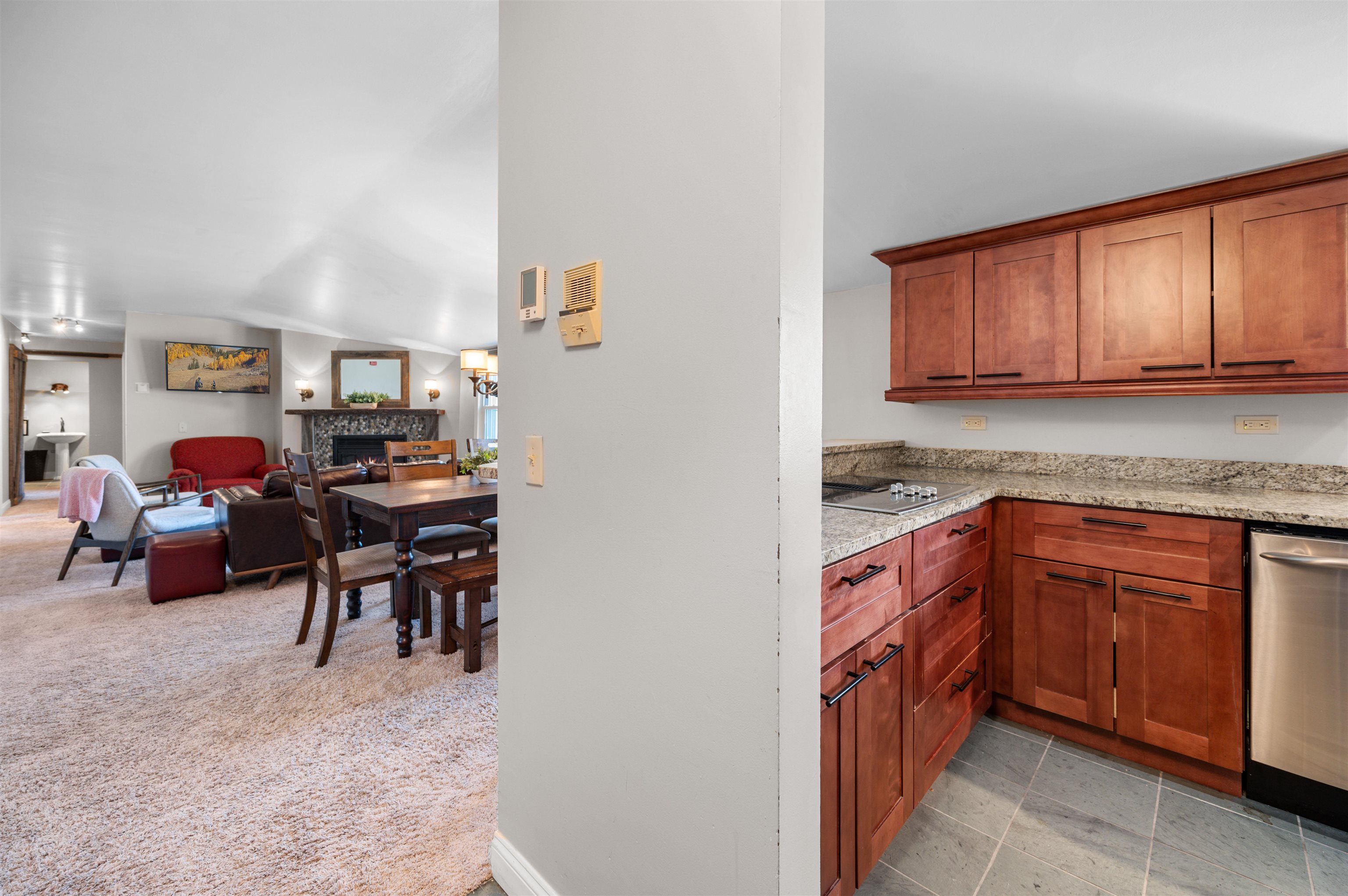 6047 Mountain Road, Unit 14 Stowe, VT 05672 - Photo 13 of 50 Gallery Image 13