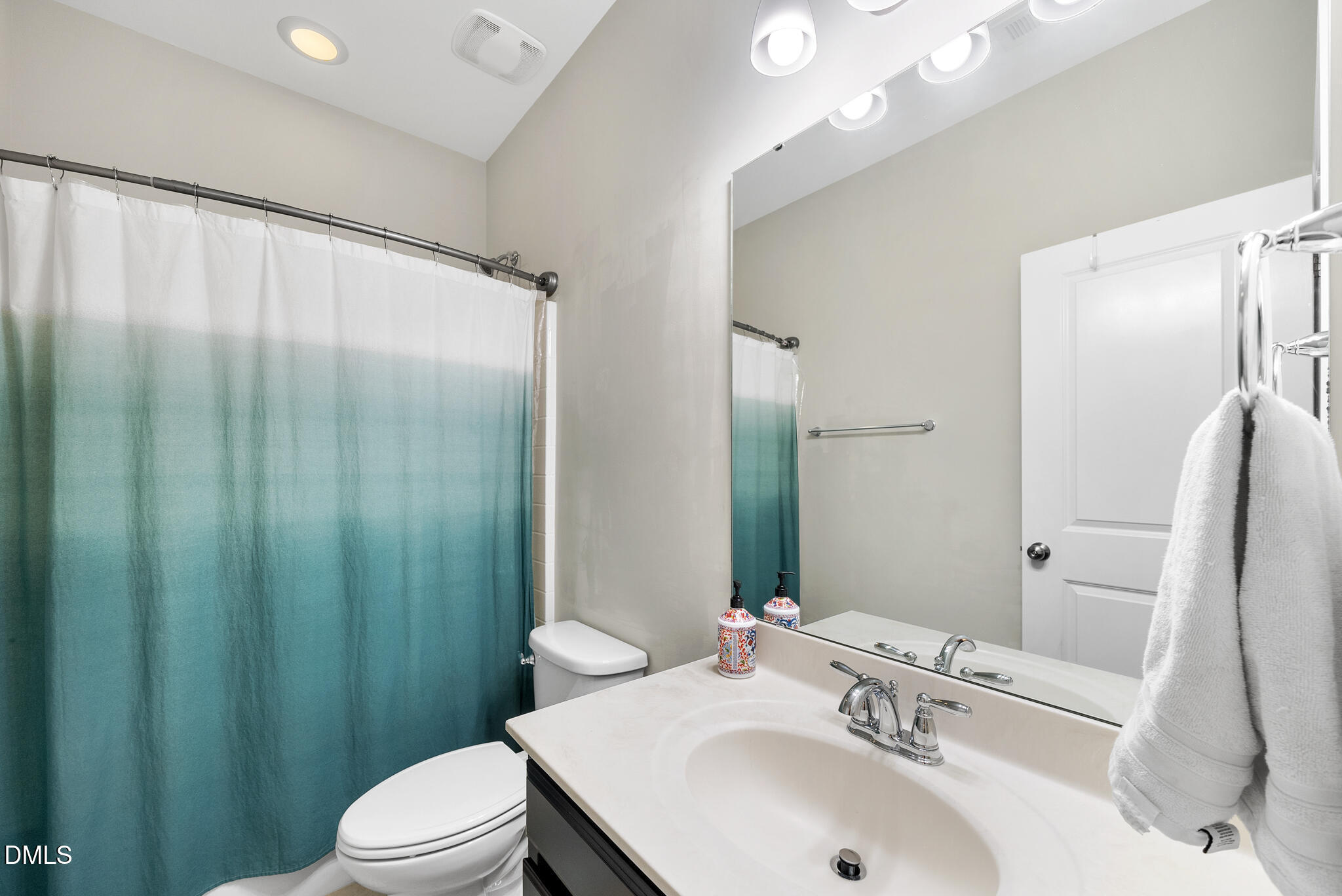 11808 Friendship Oak Trail Raleigh, NC 27613 - Photo 32 of 43 Upstairs Bathroom