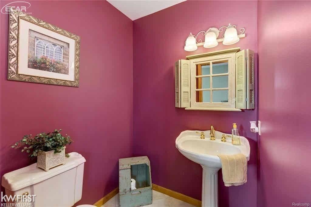 10149 Fenton Road Fenton, MI 48430 - Photo 18 of 33 21409353-17.JPG