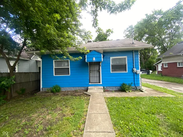 $999 | 402 North Bradley Avenue, Indianapolis, IN 46201