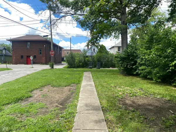 $999 | 402 North Bradley Avenue, Indianapolis, IN 46201