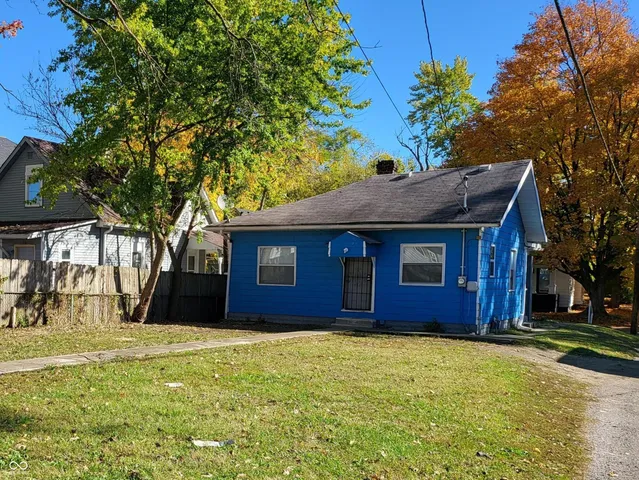$1,100 | 402 North Bradley Avenue, Indianapolis, IN 46201