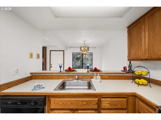 $290,000 | 1927 Lake Isle Drive, Eugene, OR 97401