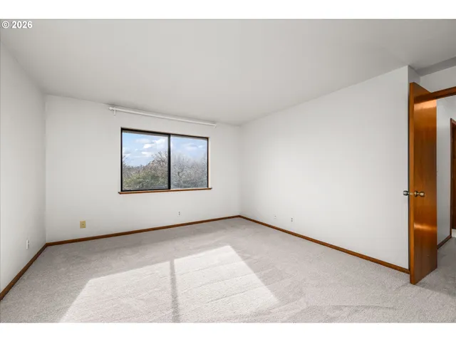 $290,000 | 1927 Lake Isle Drive, Eugene, OR 97401