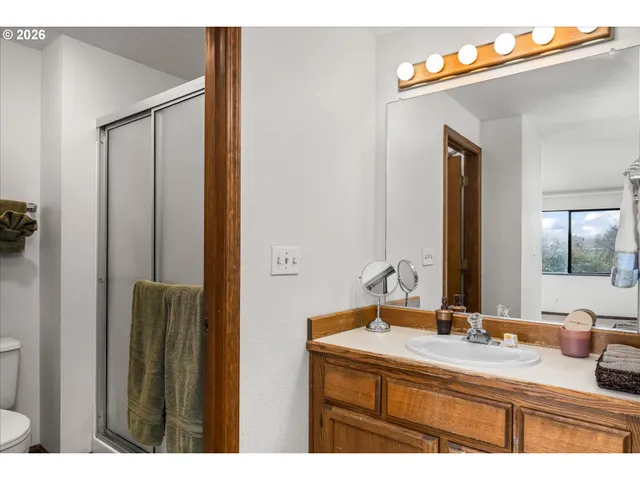 $290,000 | 1927 Lake Isle Drive, Eugene, OR 97401