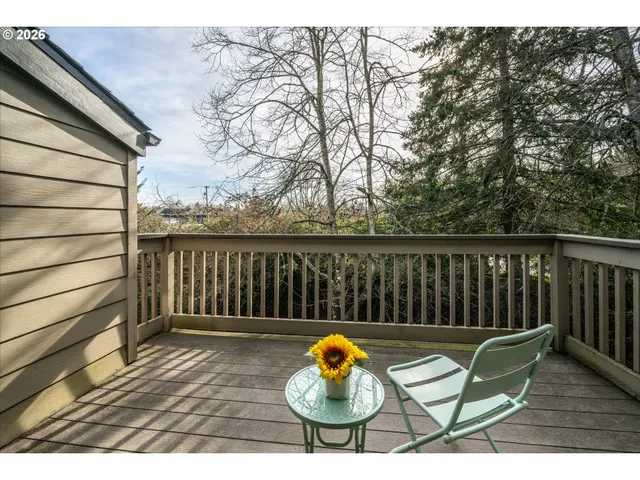 $290,000 | 1927 Lake Isle Drive, Eugene, OR 97401