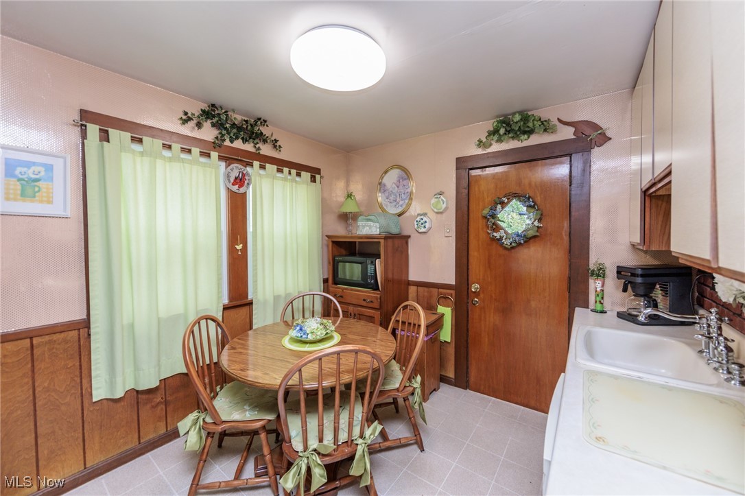 897 Rudyard Road Cleveland, OH 44110 - Photo 15 of 48
