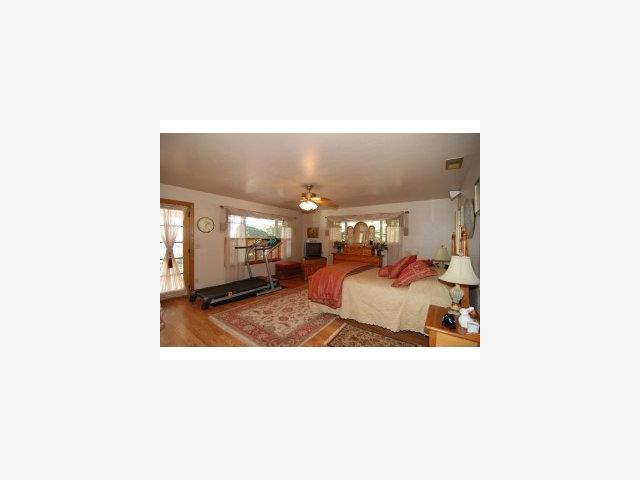 22382 Riva Ridge Road Los Gatos, CA 95033 - Photo 6 of 9 Gallery Image 6