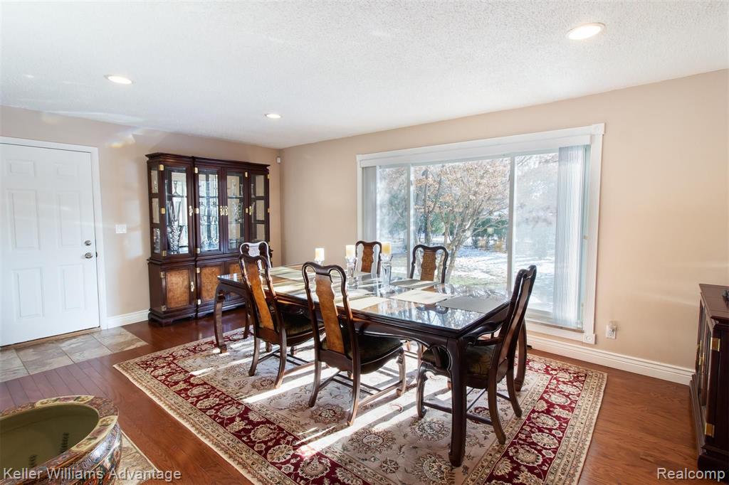 36221 West Lyman Road Farmington Hills, MI 48331 - Photo 12 of 32
