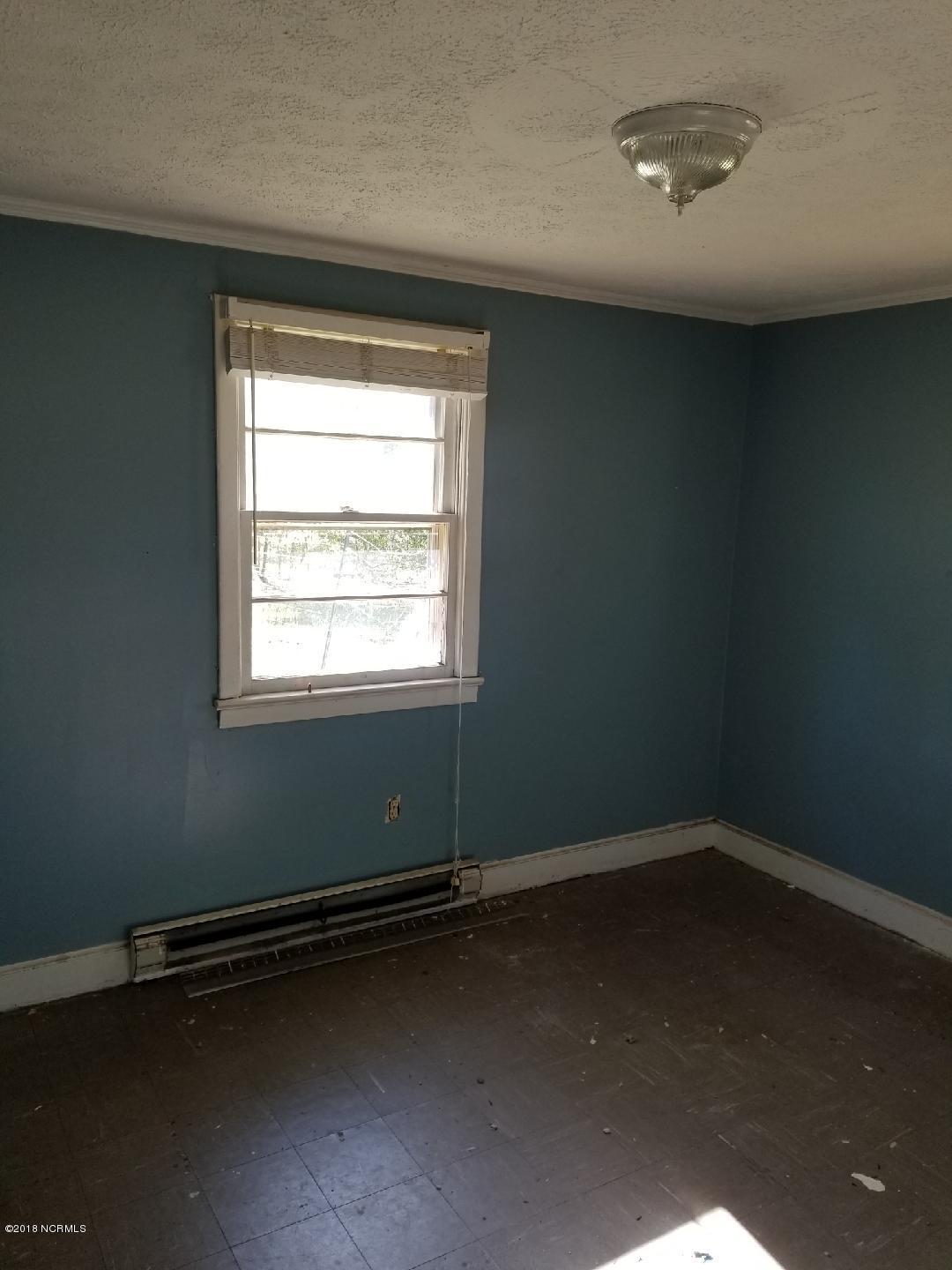 302 East Seaview Road Wilmington, NC 28409 - Photo 8 of 18 38479